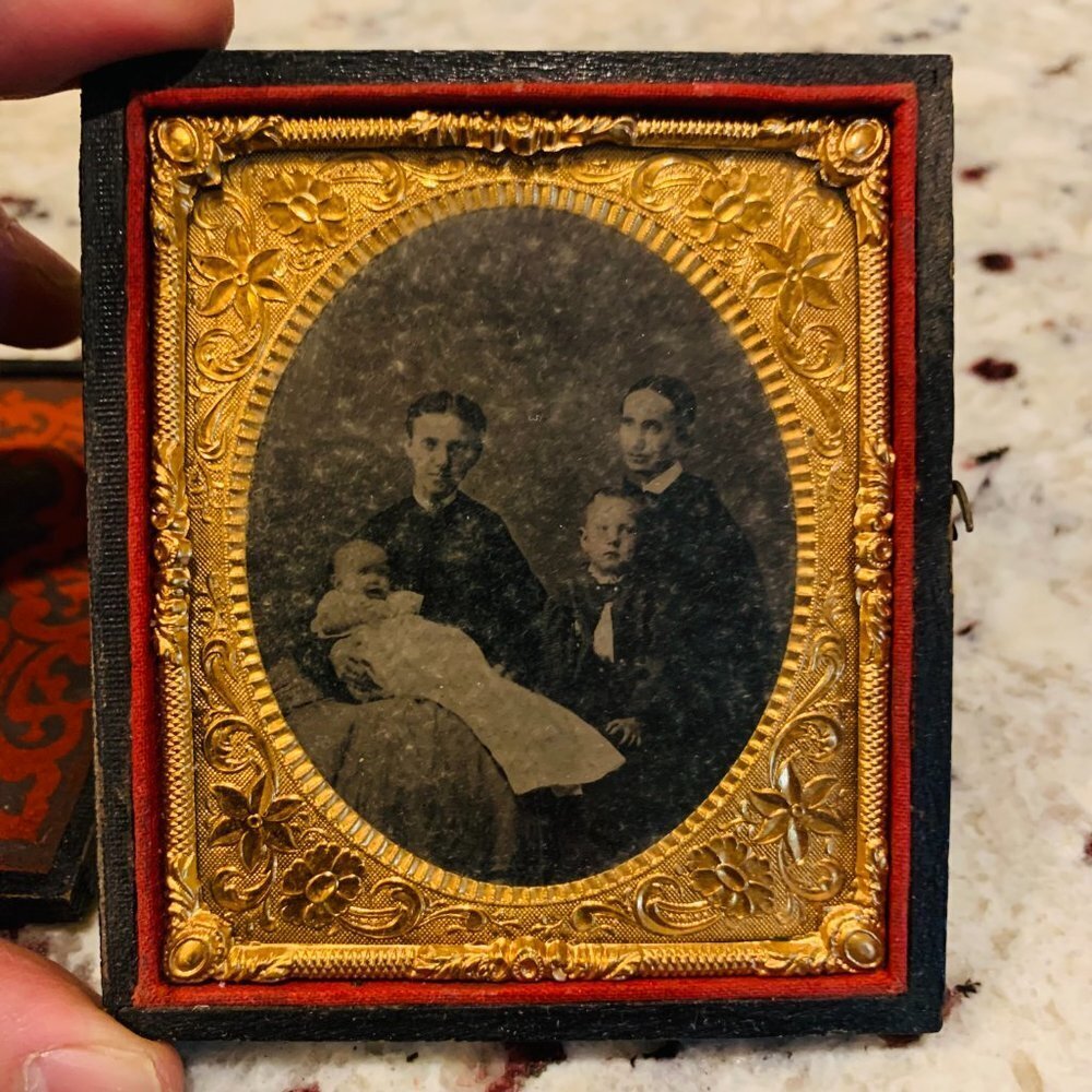 Antique 19th Century 1/6 Plate Ambrotype Daguerreotype Family Portrait